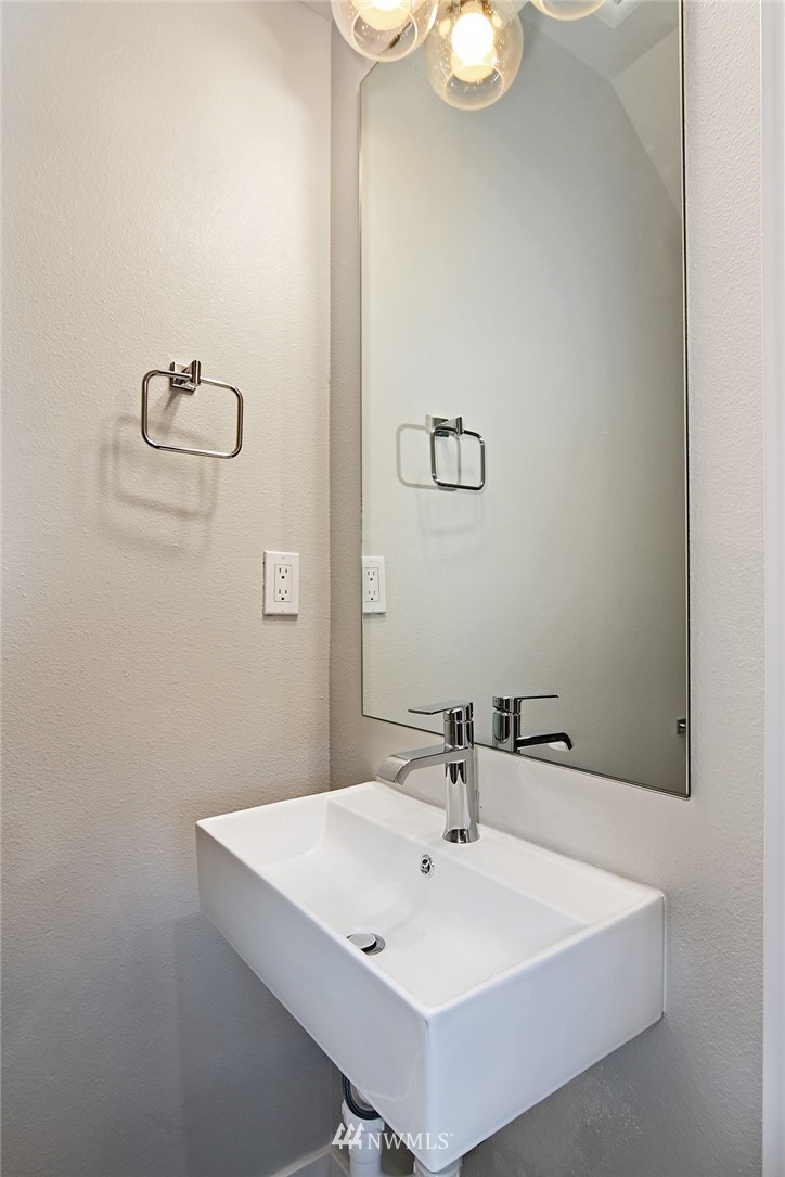 1620 South Lane Street, Unit F Seattle, WA 98144 - Photo 10 of 24 Gallery Image 10