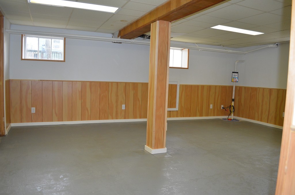 4 Dale Road Holbrook, MA 02343 - Photo 14 of 15