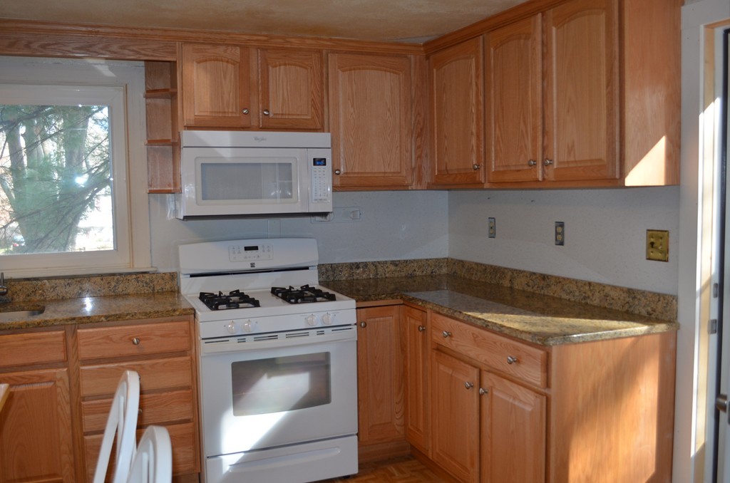 4 Dale Road Holbrook, MA 02343 - Photo 6 of 15