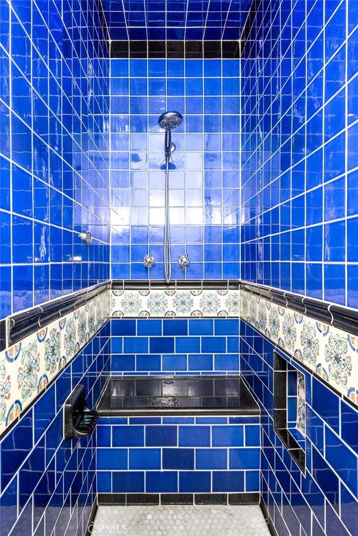 2431 South Holt Avenue Los Angeles, CA 90034 - Photo 11 of 17