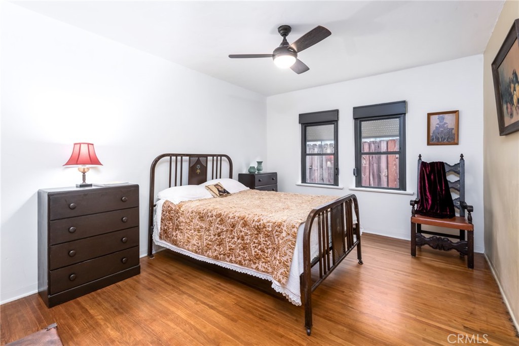 2431 South Holt Avenue Los Angeles, CA 90034 - Photo 14 of 17 Bedroom 2