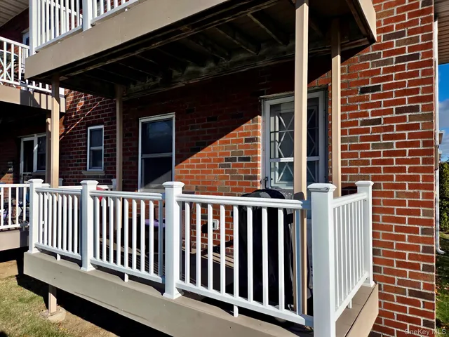 $2,000 | 33 Farber Drive, Unit 33, West Babylon, NY 11704