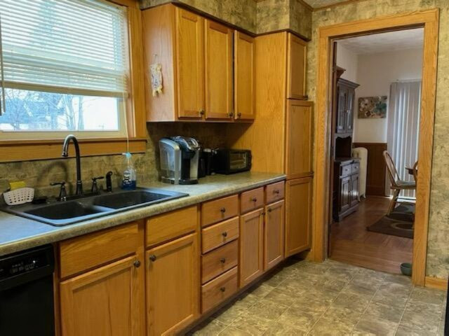 121 South Sears Street Reed City, MI 49677 - Photo 13 of 27 143E9727-8895-4EE5-9E4D-485915B58686
