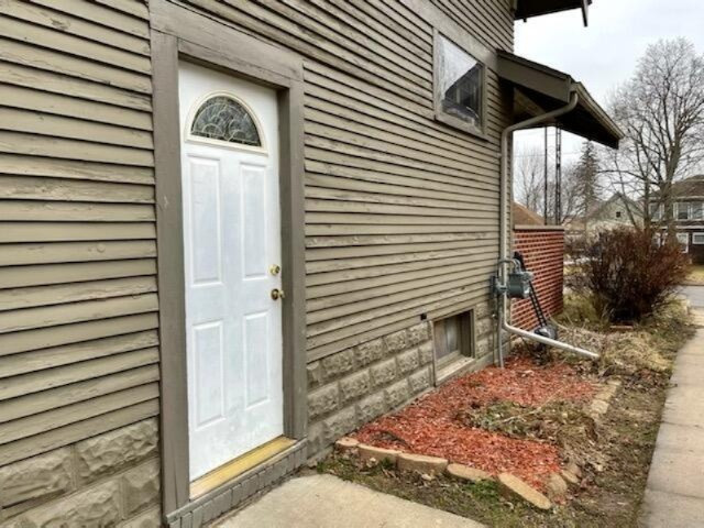 121 South Sears Street Reed City, MI 49677 - Photo 3 of 27 AE464718-607E-44A7-9B84-435D2ECF5FA8