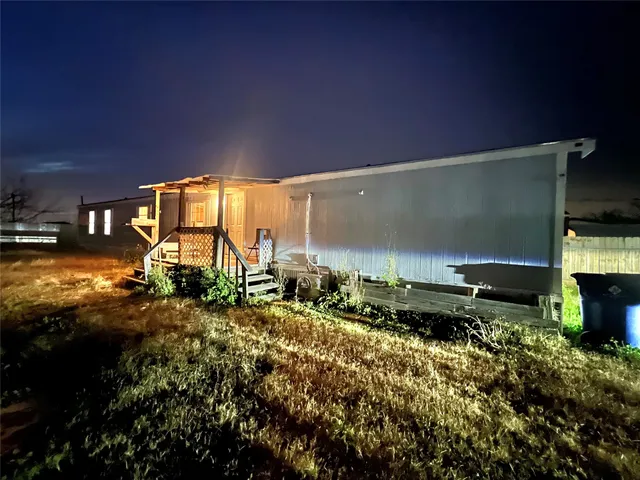 $1,200 | 2525 Oyster Creek Bend, Oyster Creek, TX 77541