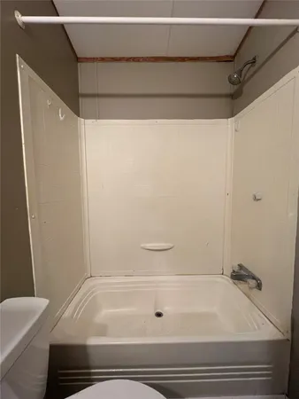 $1,200 | 2525 Oyster Creek Bend, Oyster Creek, TX 77541