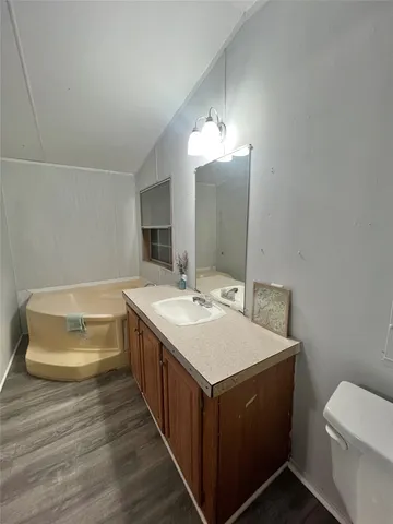 $1,200 | 2525 Oyster Creek Bend, Oyster Creek, TX 77541