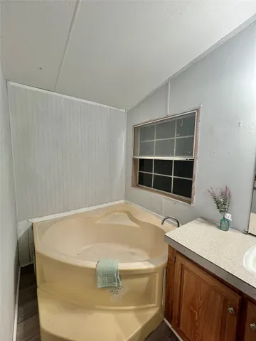 $1,200 | 2525 Oyster Creek Bend, Oyster Creek, TX 77541