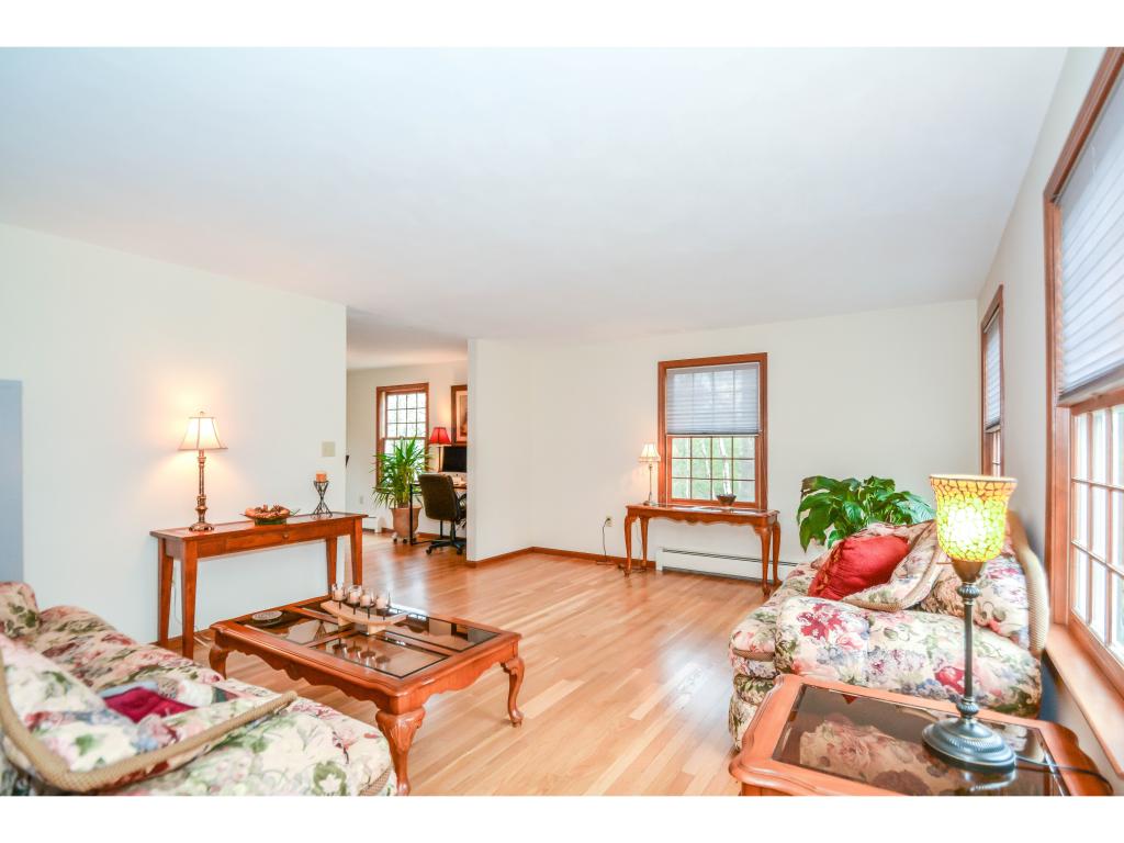 16 Hardwood Road Windham, NH 03087 - Photo 2 of 28