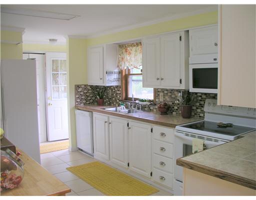 321 Maquoit Road Brunswick, ME 04011 - Photo 3 of 25 Kitchen.