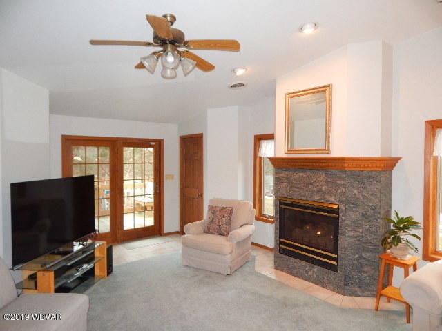 4280 Upper Road Shamokin, PA 17872 - Photo 28 of 62 28 family room