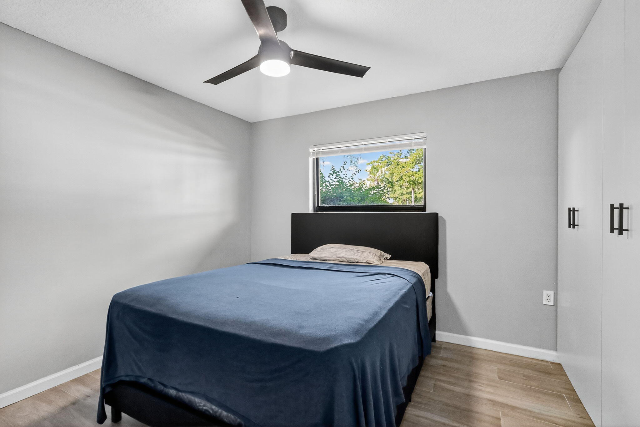 275 Gate Road, Unit 117 Hollywood, FL 33024 - Photo 28 of 52 Second Bedroom