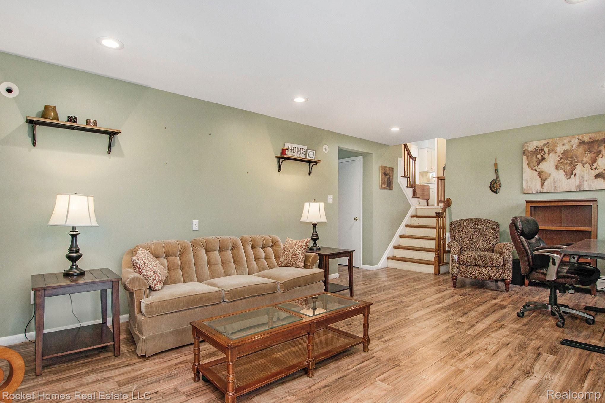 7290 Stonebrook Road West Bloomfield, MI 48322 - Photo 14 of 33 IMG_8827.jpg