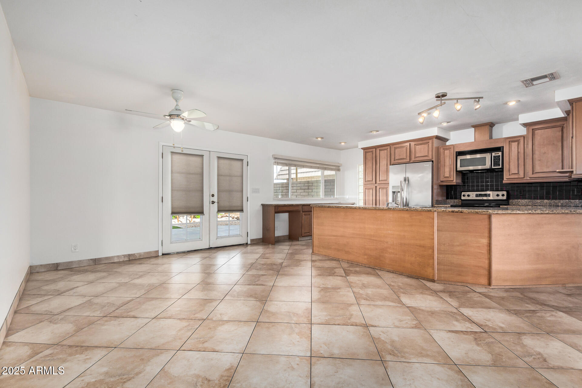 3738 East Montecito Avenue Phoenix, AZ 85018 - Photo 18 of 51 Kitchen