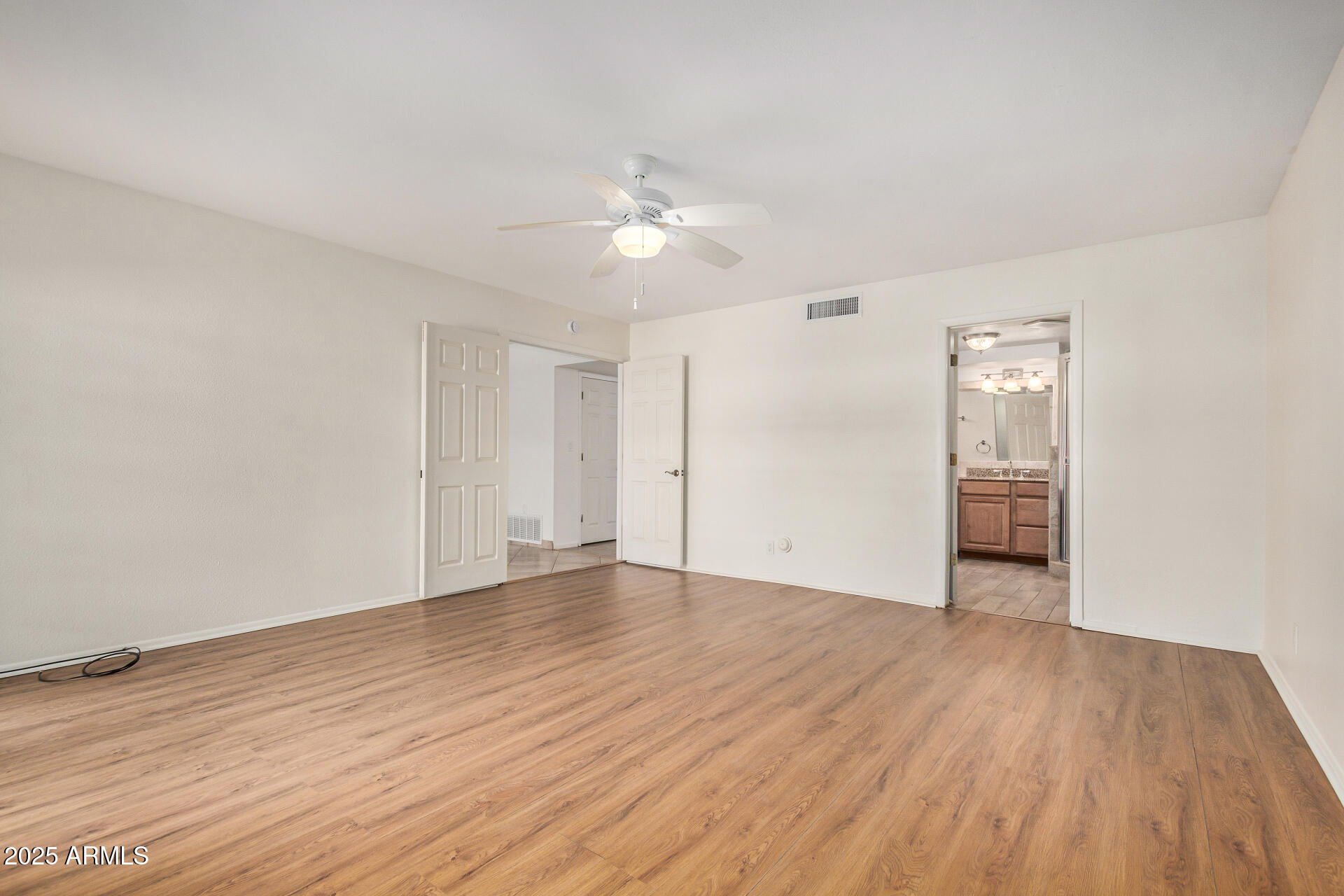 3738 East Montecito Avenue Phoenix, AZ 85018 - Photo 22 of 51 Primary Bedroom