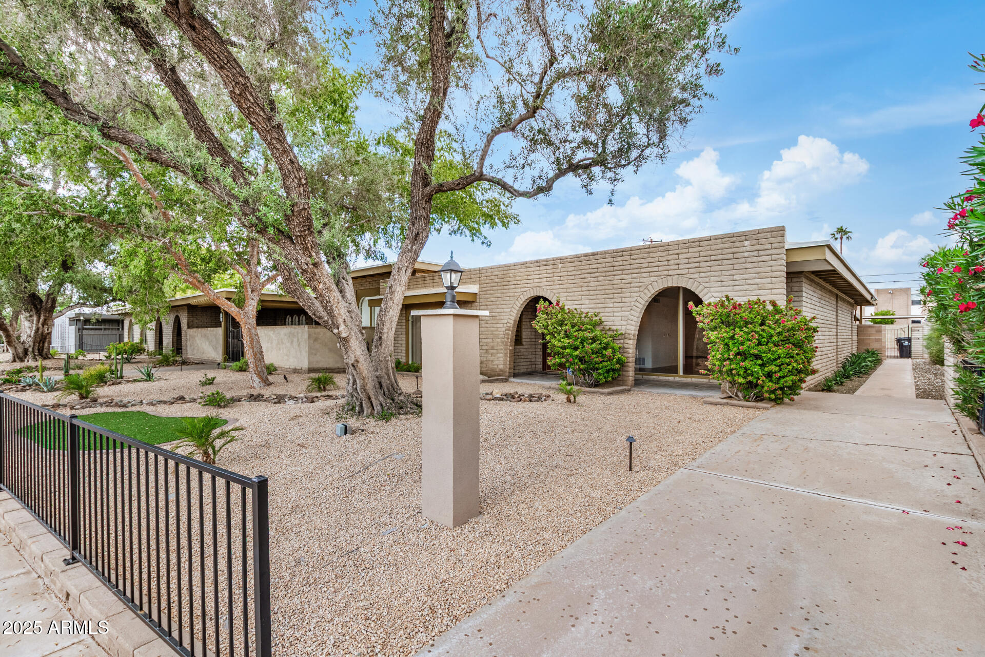 3738 East Montecito Avenue Phoenix, AZ 85018 - Photo 4 of 51 Exterior