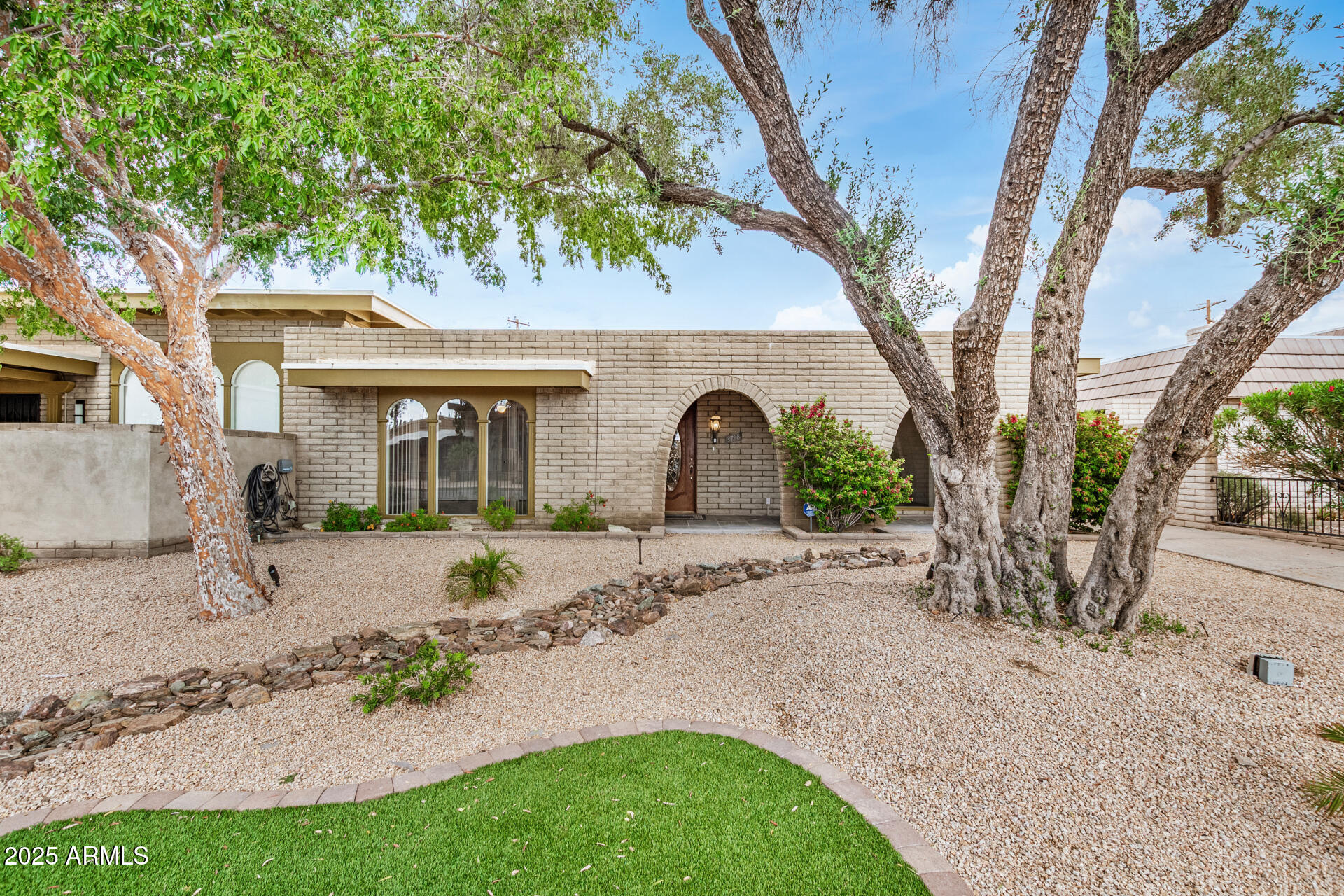 3738 East Montecito Avenue Phoenix, AZ 85018 - Photo 5 of 51 Exterior