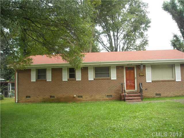 4343 Colebrook Road Charlotte, NC 28215 - Photo 1 of 8 Gallery Image 1