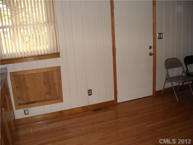 4343 Colebrook Road Charlotte, NC 28215 - Photo 4 of 8 Gallery Image 4