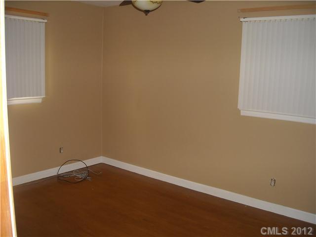 4343 Colebrook Road Charlotte, NC 28215 - Photo 5 of 8 Gallery Image 5