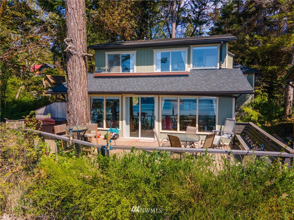 18328 Capet Zalsiluce Road La Conner, WA 98257 - Photo 2 of 40 Gallery Image 2