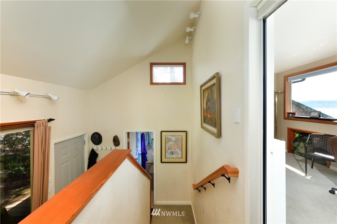 18328 Capet Zalsiluce Road La Conner, WA 98257 - Photo 18 of 40 Gallery Image 18