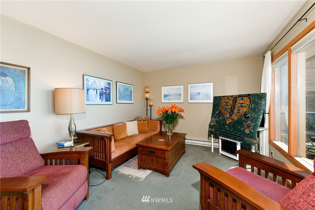 18328 Capet Zalsiluce Road La Conner, WA 98257 - Photo 5 of 40 Gallery Image 5