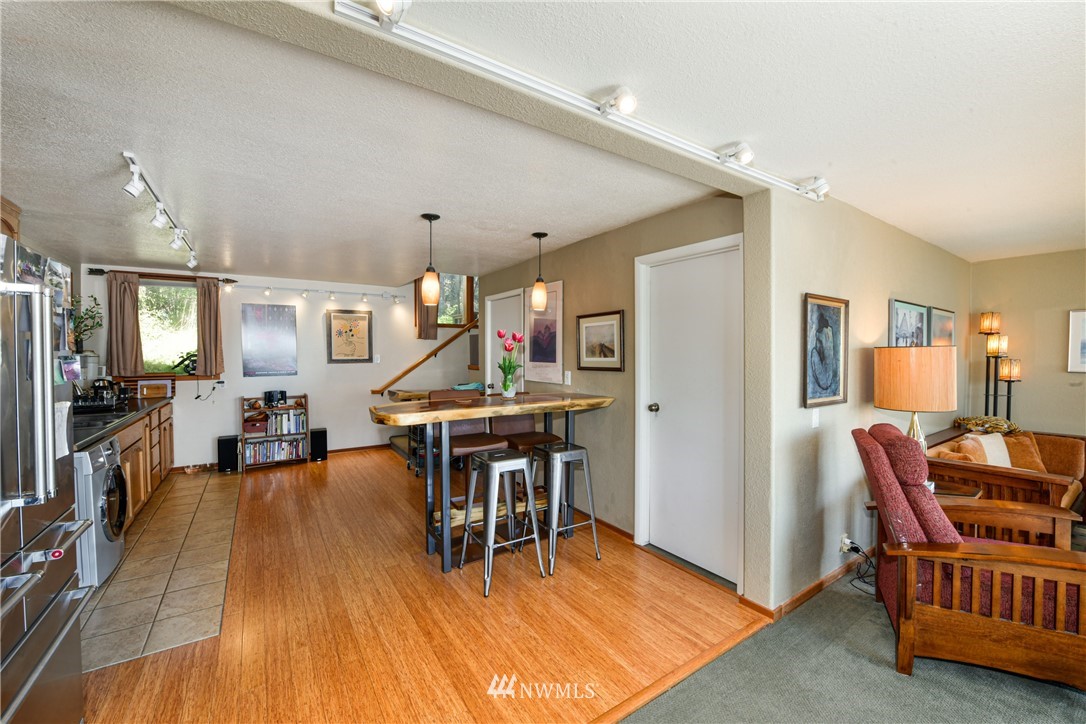 18328 Capet Zalsiluce Road La Conner, WA 98257 - Photo 7 of 40 Gallery Image 7