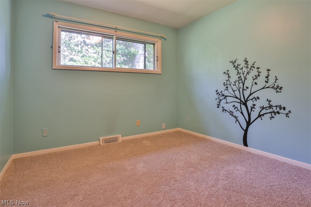 6533 Longridge Road Cleveland, OH 44124 - Photo 23 of 31