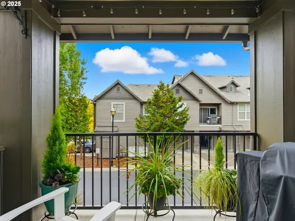 $390,000 | 640 Springtree Lane, West Linn, OR 97068