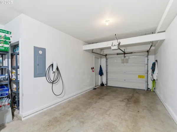 $390,000 | 640 Springtree Lane, West Linn, OR 97068