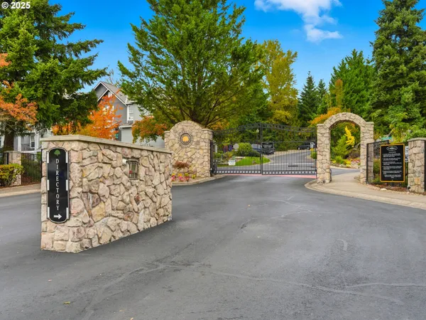 $390,000 | 640 Springtree Lane, West Linn, OR 97068