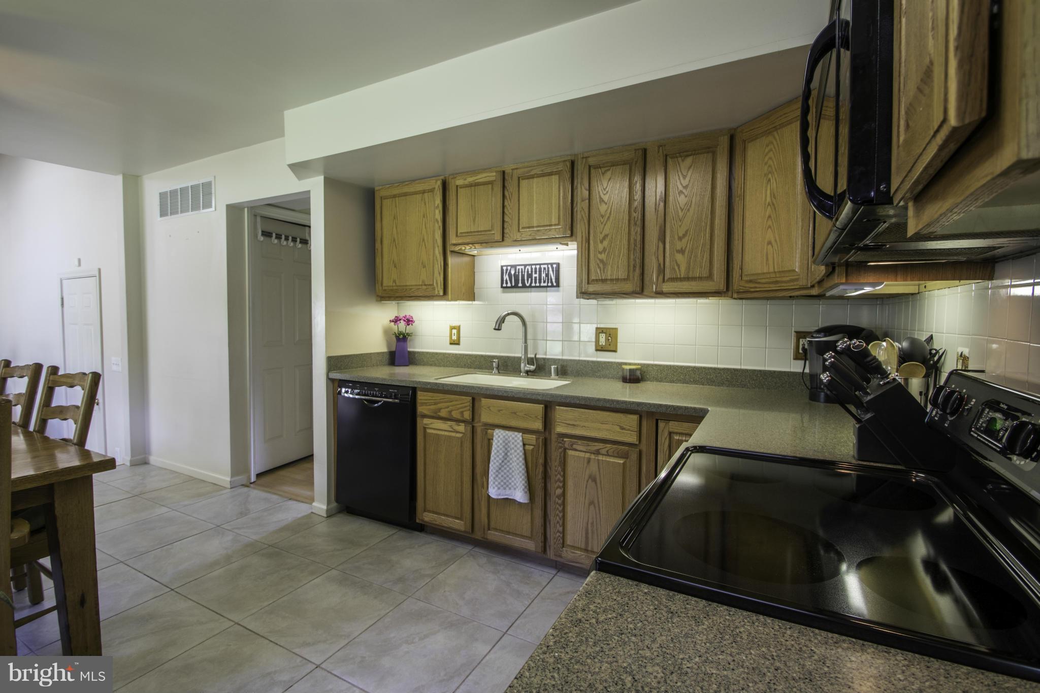 7801 Locust Wood Road Severn, MD 21144 - Photo 12 of 27 Kitchen