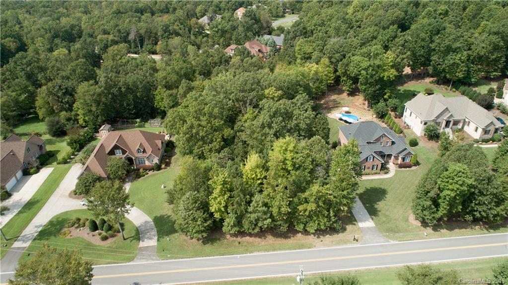 5653 Lake Wylie Road Clover, SC 29710 - Photo 9 of 14 Gallery Image 9