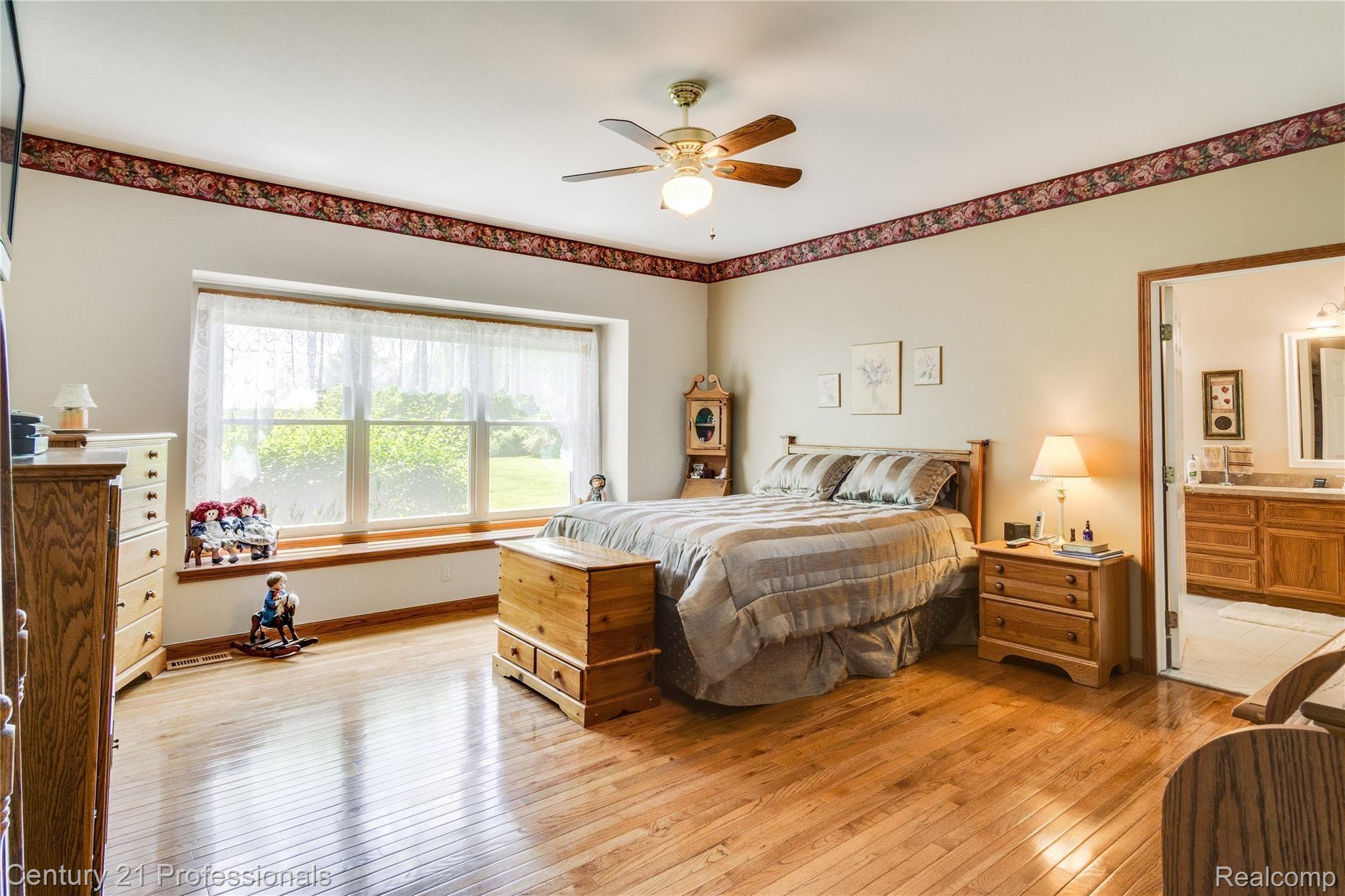 5804 Dryden Road Dryden, MI 48428 - Photo 17 of 59 Interiors (16 of 44).jpg