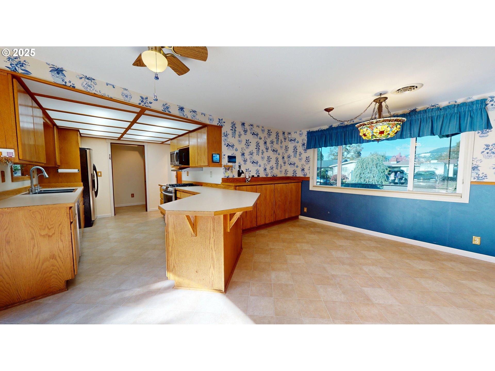 1671 T Street Springfield, OR 97477 - Photo 7 of 42