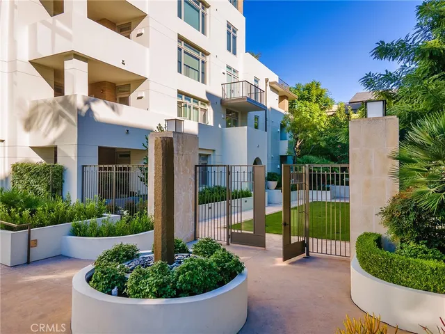$1,797,797 | 920 Granite Drive, Unit 213, Pasadena, CA 91101