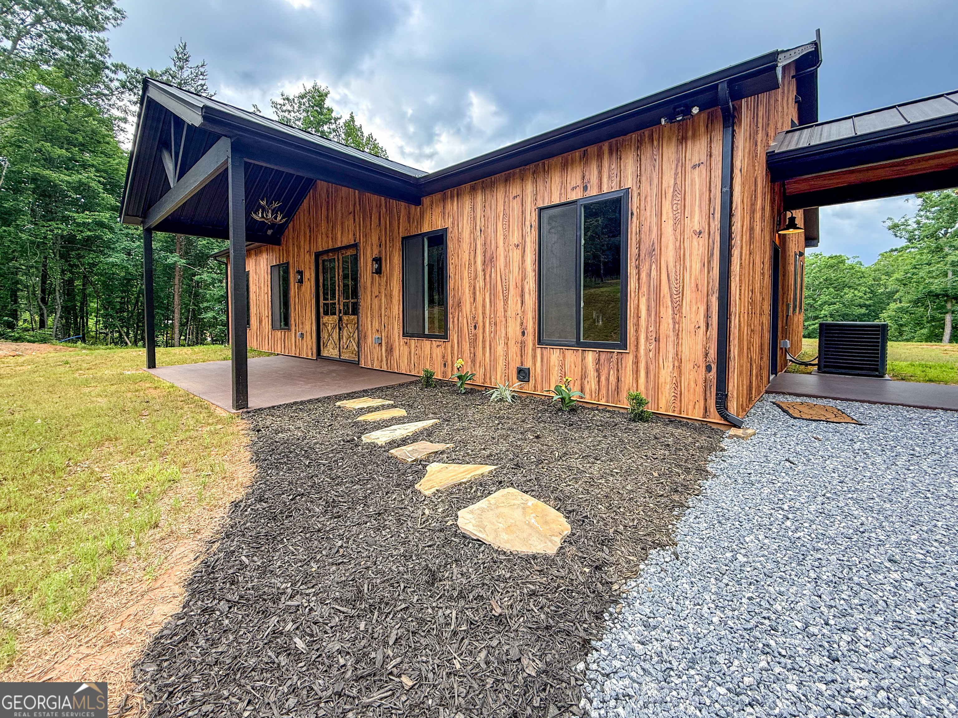 402 Lovelace Road Clarkesville, GA 30523 - Photo 3 of 73
