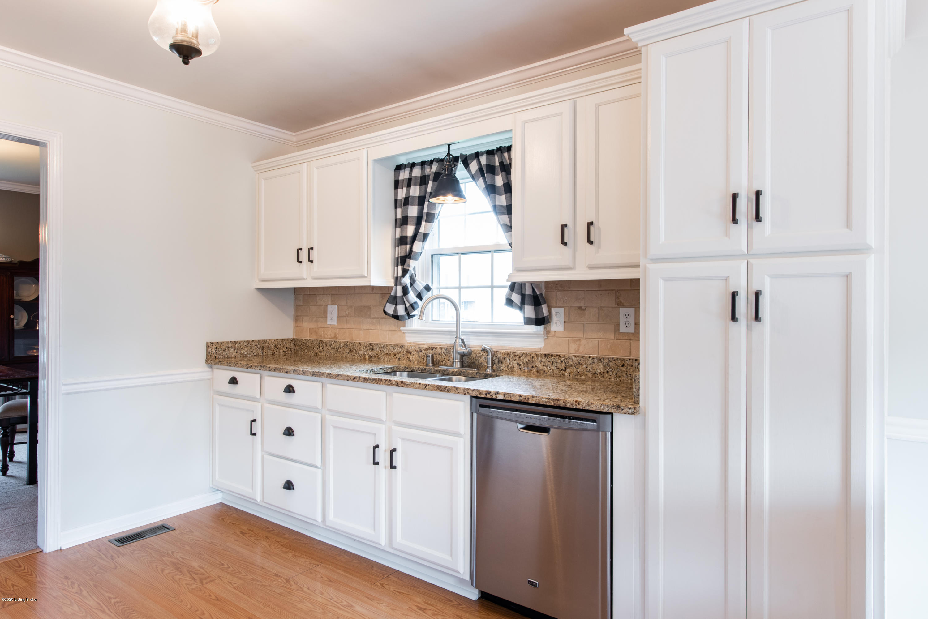 7714 Shaker Mill Road Louisville, KY 40220 - Photo 10 of 43 1621