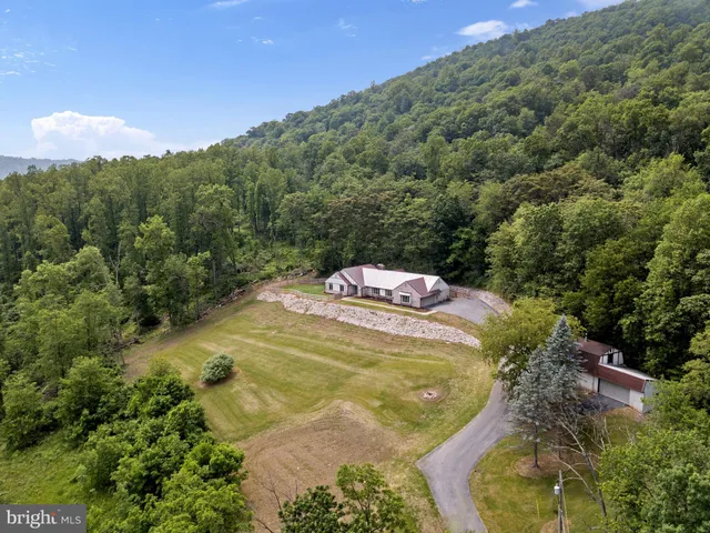 a view of a outdoor space
