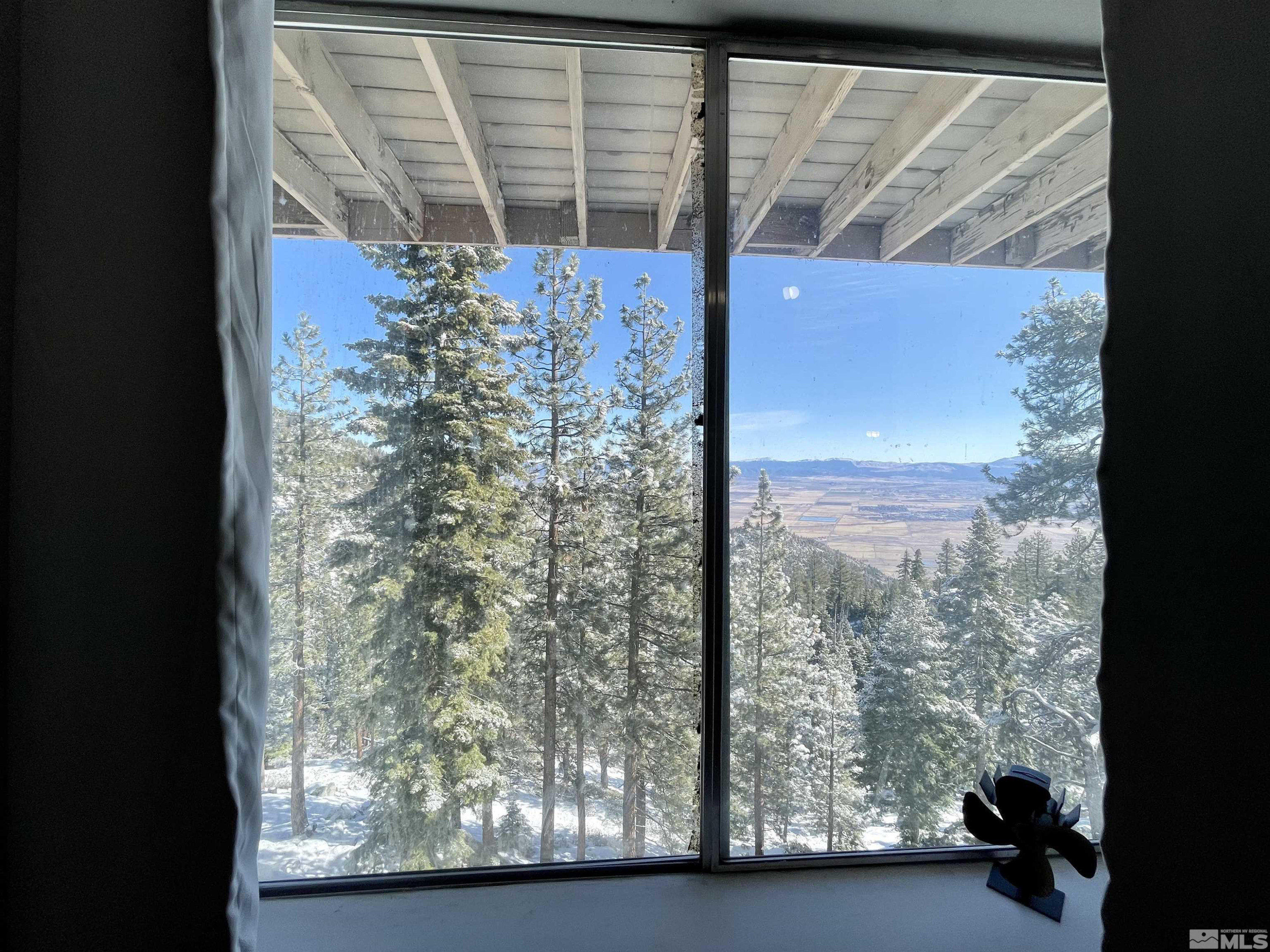 261 Quaking Aspen Lane, Unit B Stateline, NV 89449 - Photo 22 of 40 a view of window