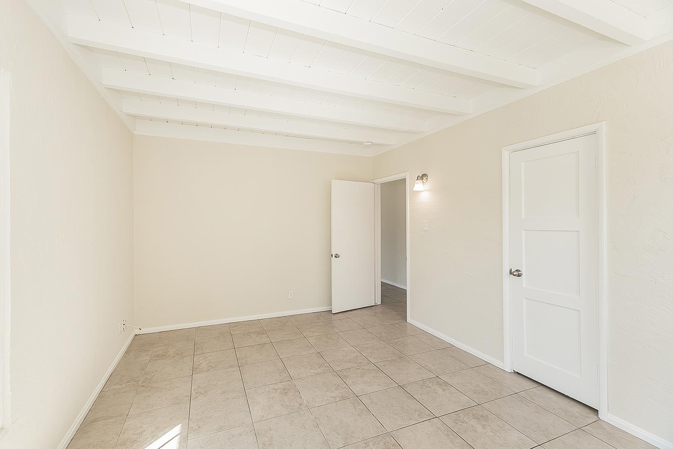 208 West Hampton Way Fresno, CA 93705 - Photo 18 of 40