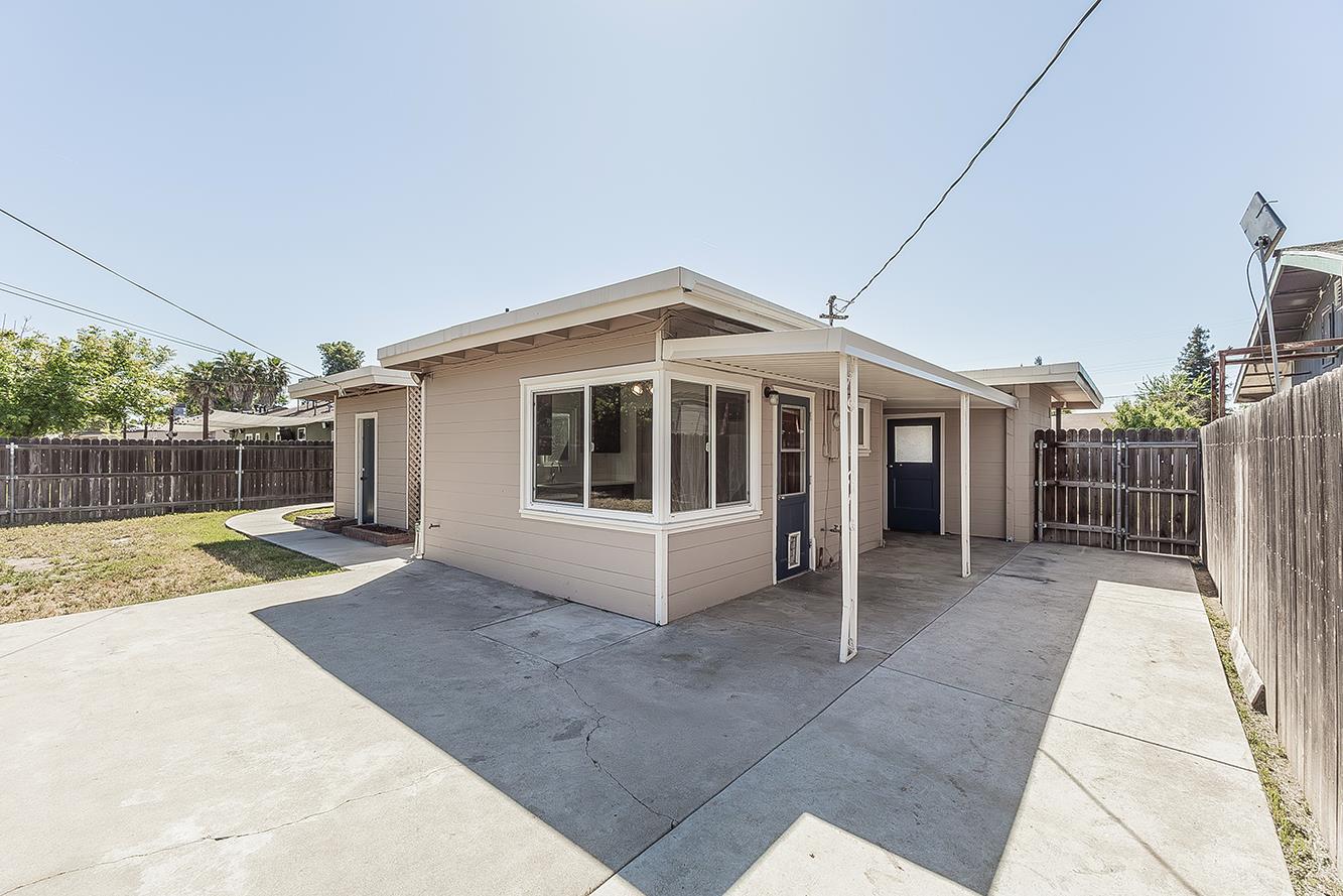208 West Hampton Way Fresno, CA 93705 - Photo 27 of 40