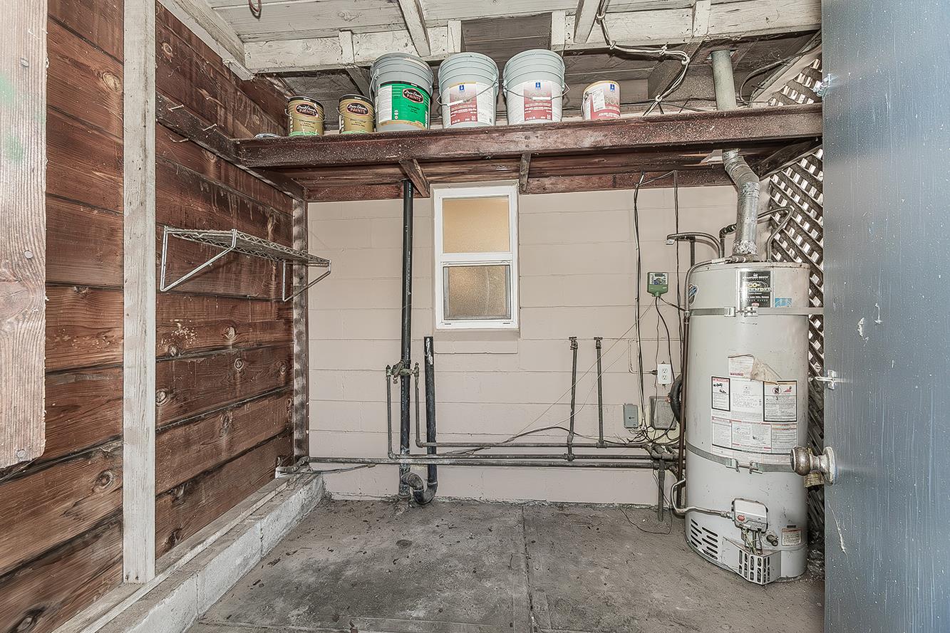 208 West Hampton Way Fresno, CA 93705 - Photo 36 of 40