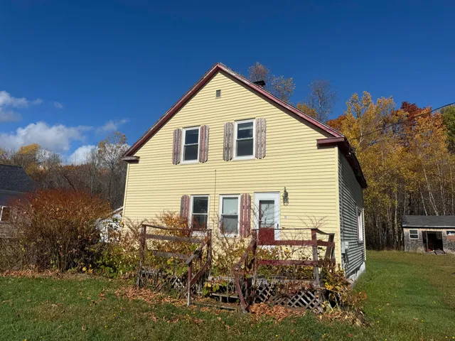 $79,900 | 15 Lagrange Road, Howland, ME 04448