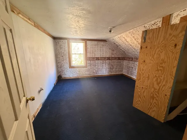 $79,900 | 15 Lagrange Road, Howland, ME 04448