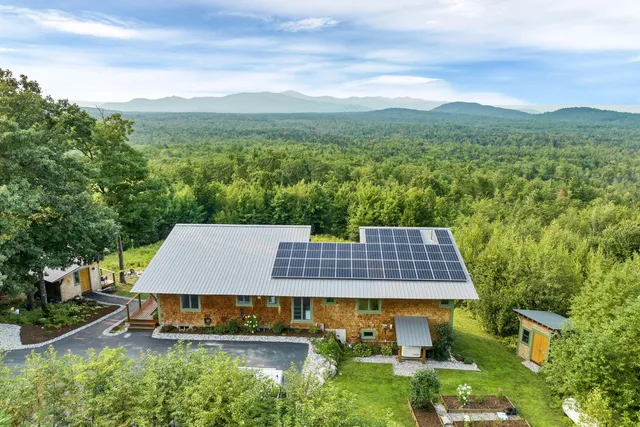 $999,900 | 42 Moose Hollow Lane, Brownfield, ME 04010