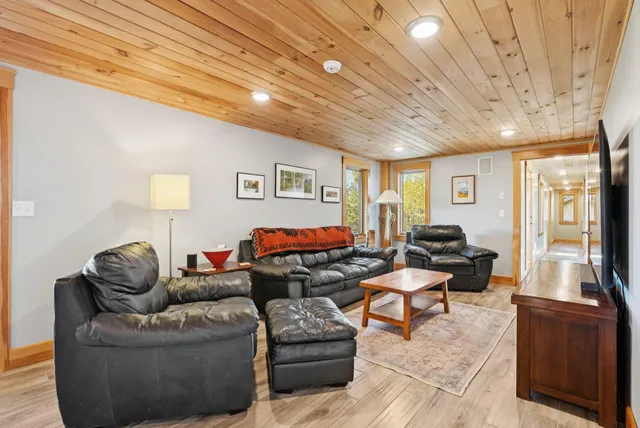 $999,900 | 42 Moose Hollow Lane, Brownfield, ME 04010