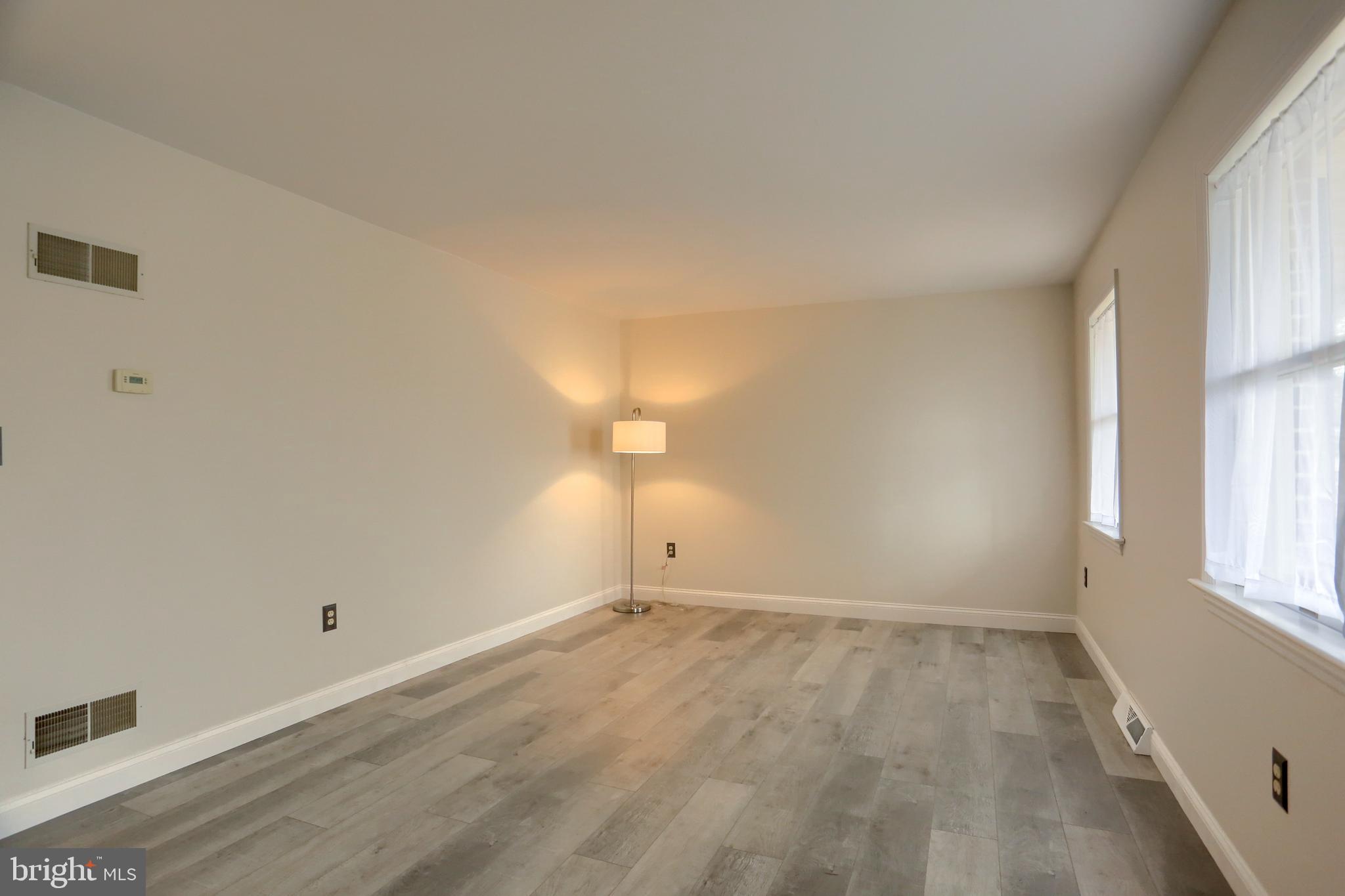 2 Brian Drive Lititz, PA 17543 - Photo 4 of 29
