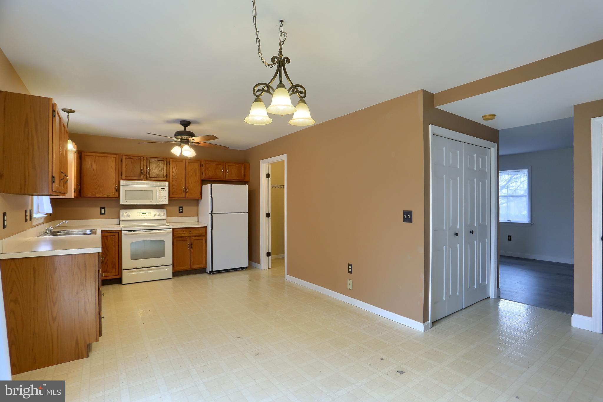 2 Brian Drive Lititz, PA 17543 - Photo 9 of 29
